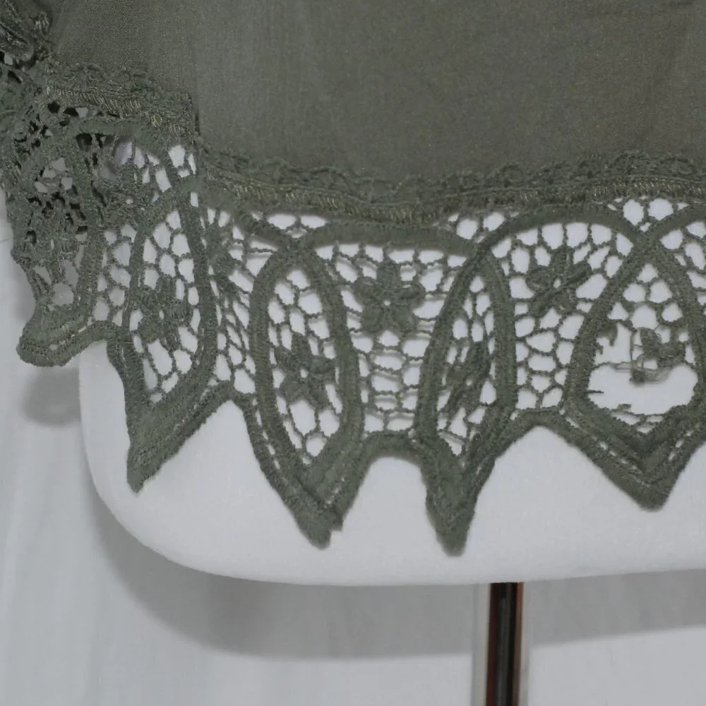NWT Womens Medium la miel by Hyped Unicorn BOHO Forest Green Crochet Top Shirt